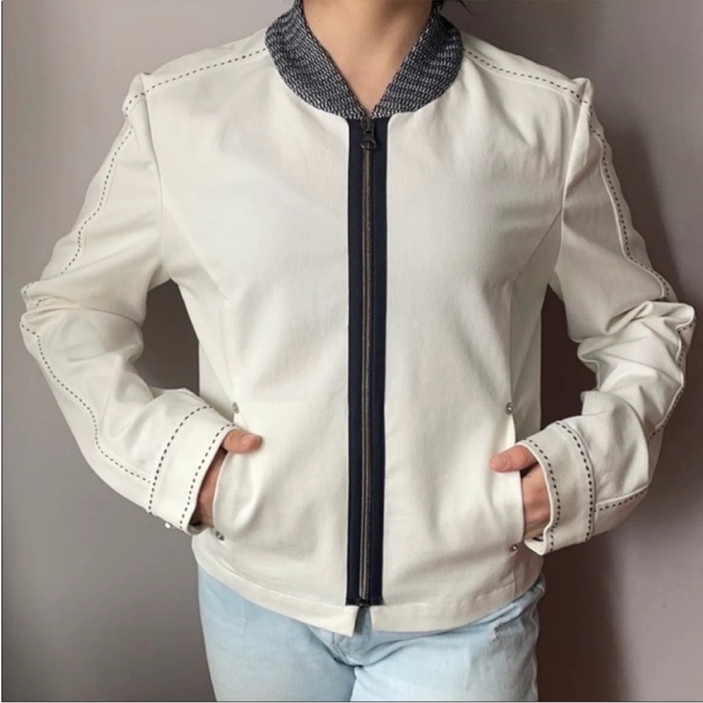 St John Sport Contrast-Trim Jacket
